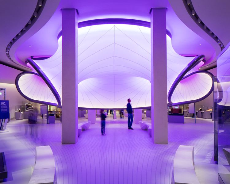 Mathematics: The Winton Gallery / Zaha Hadid Architects. Image © Luke Hayes